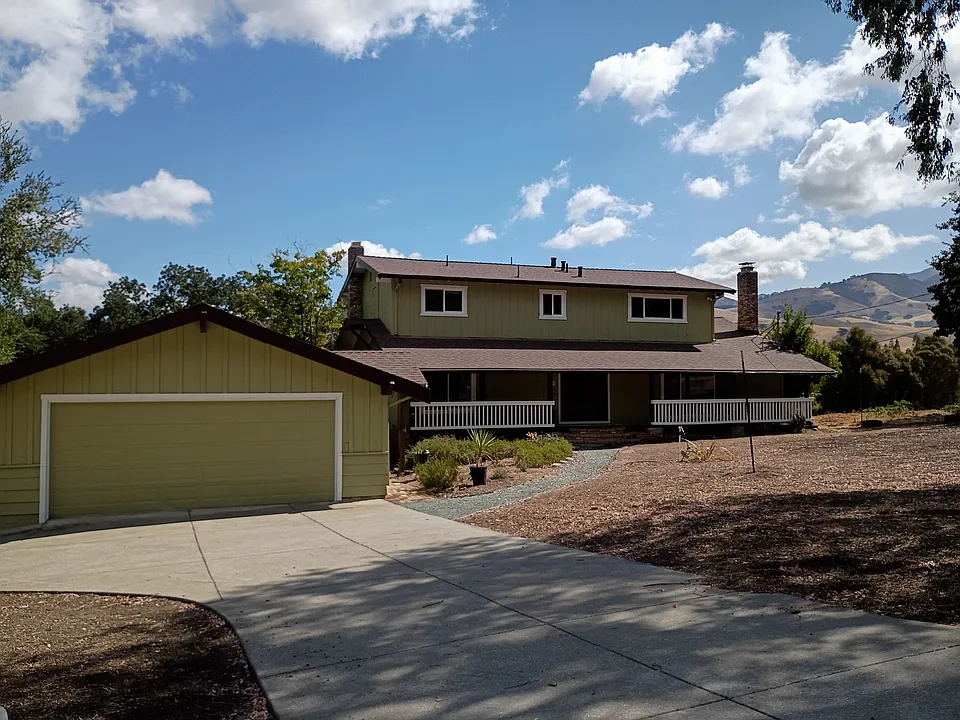 700 Castle Rock Rd