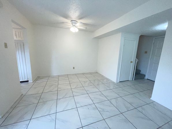 524 Arborview Dr