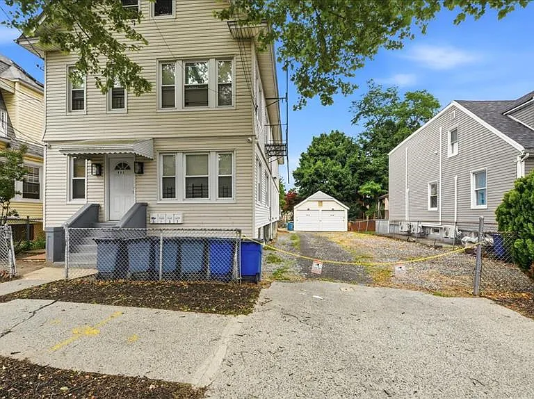 Washington Ave — Photo 1