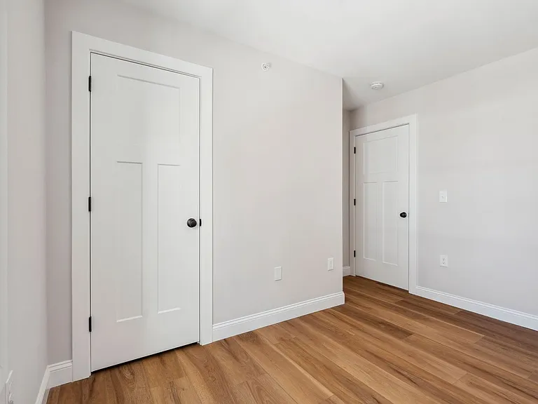 Bayberry Commons- 3 Bedroom 2.5 Bath Townhomes with 2 Car Garage — Photo 64