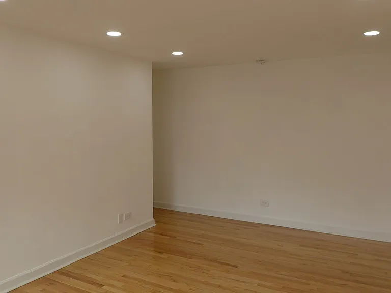 Winthrop Suites Apartments — Photo 11