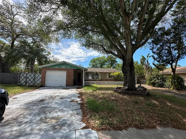 8532 Lantana Dr, Seminole, FL 33777