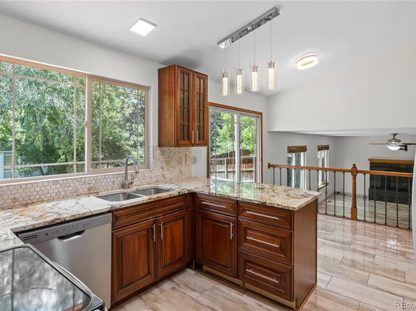 8725 Meadowlark Circle, Highlands Ranch, CO 80126