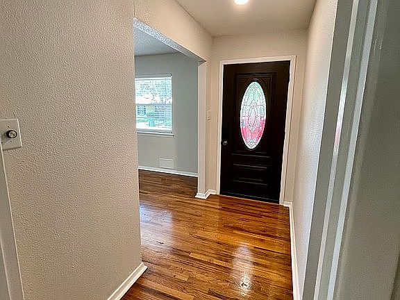 3rd image of 518 Temple Dr