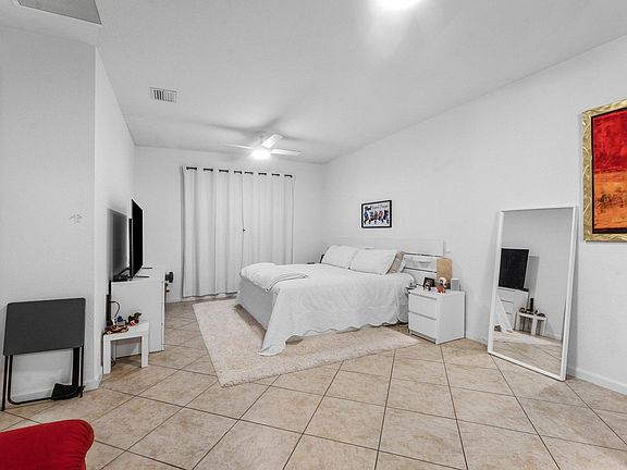 2nd image of 6855 Osage Cir