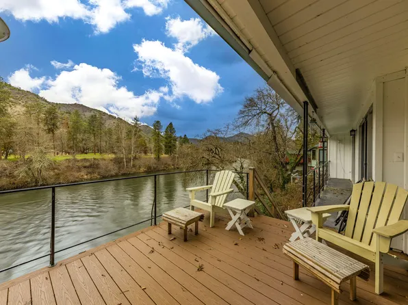 2400 Rogue River Hwy, Gold Hill, OR 97525