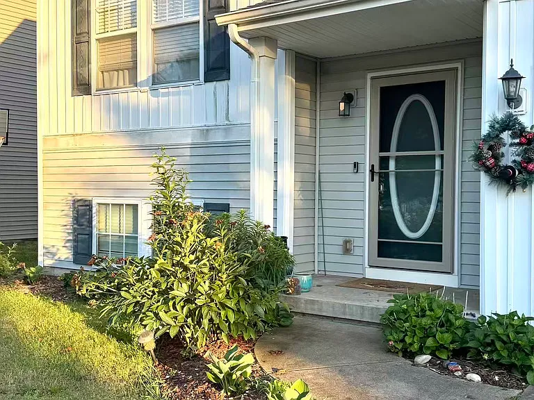 1319 Odell Farm Ln — Photo 3