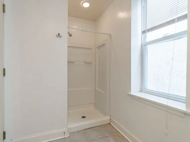 1512 W Montgomery Ave — Photo 10