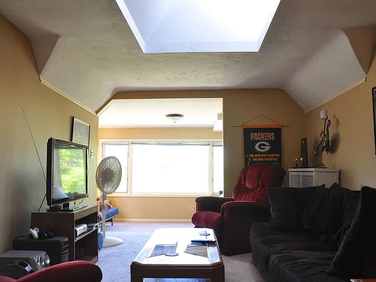 2909 Knox Ave S #3 — Photo 2