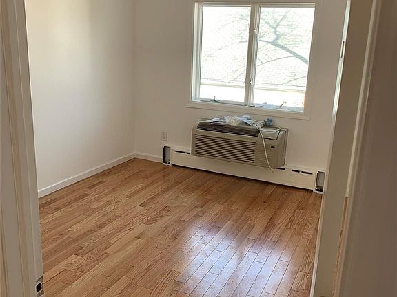 5th image of 87 Sickles Avenue