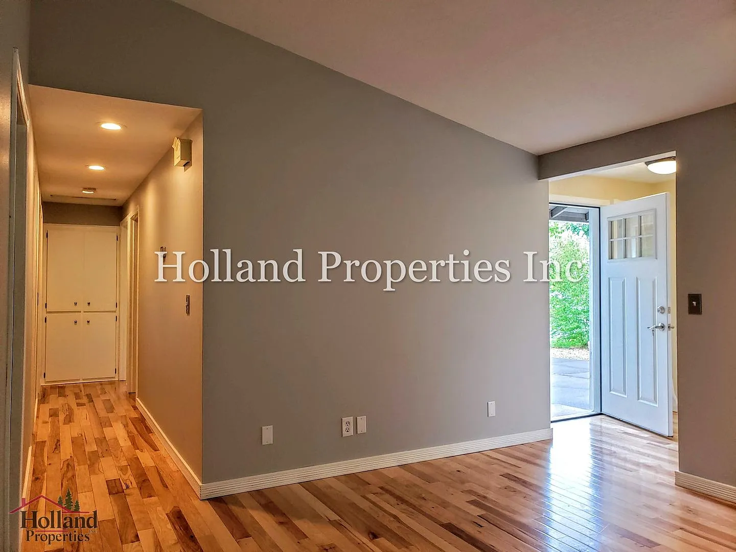 Beautiful single level 3 bedroom home in Aloha — Photo 3