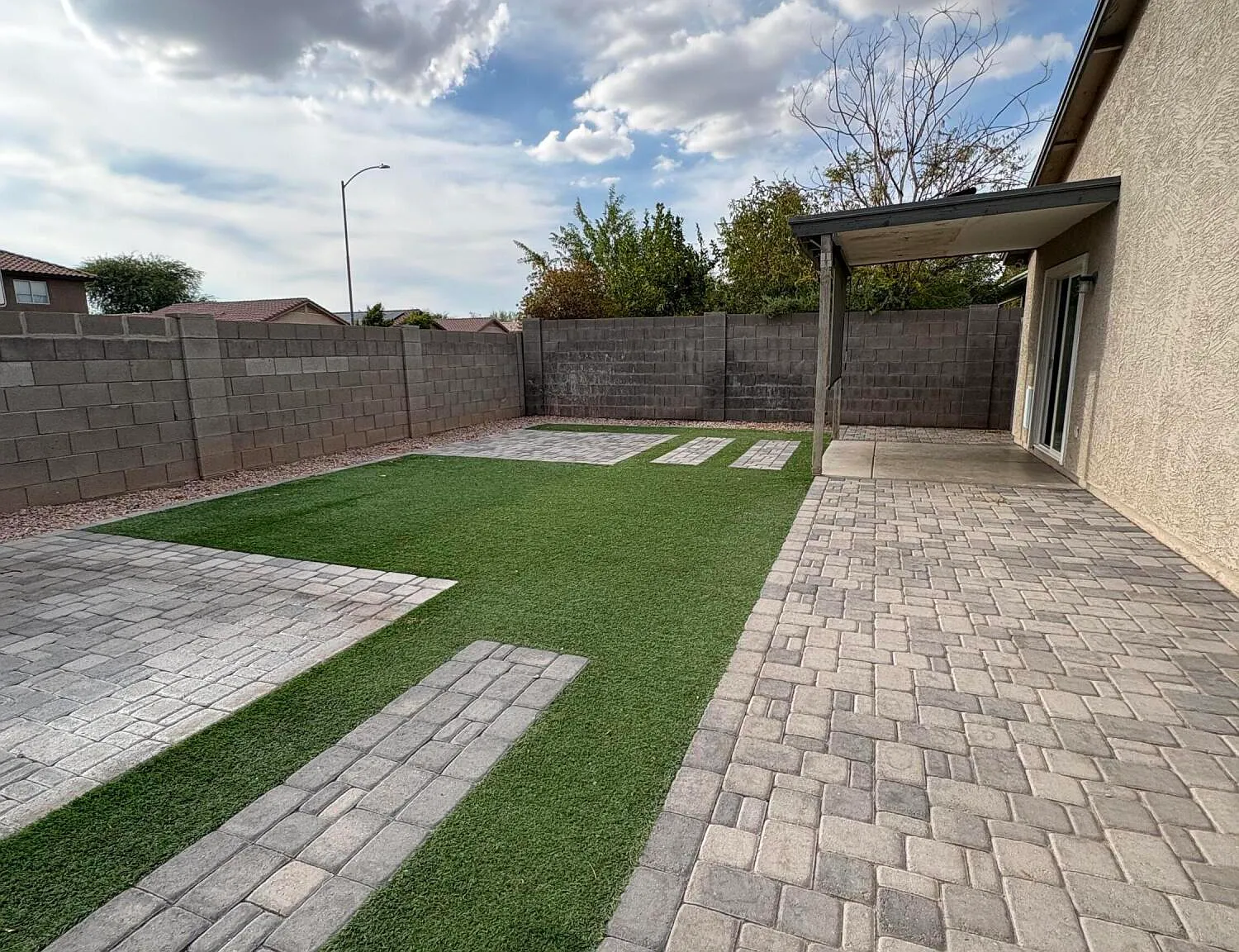 3 bed, 2.0 bath, 1518 sqft, $2,100 — Photo 2