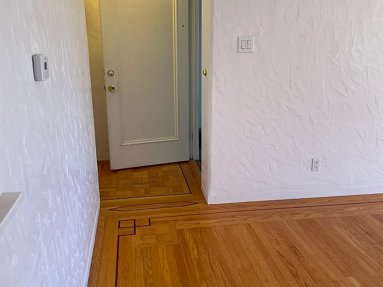 1229 Sacramento St #1 — Photo 2