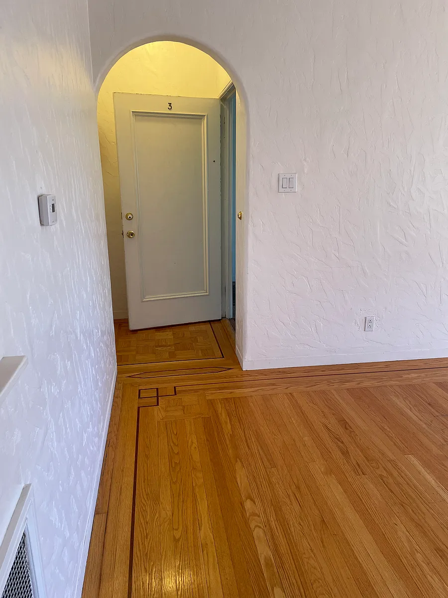 Building Photo - 1229 Sacramento St #1
