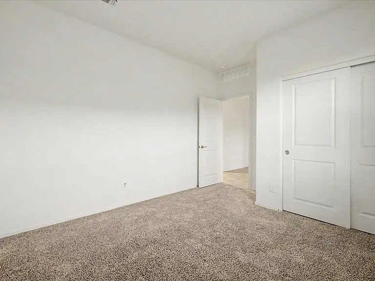 10315 W Robertson St — Photo 7