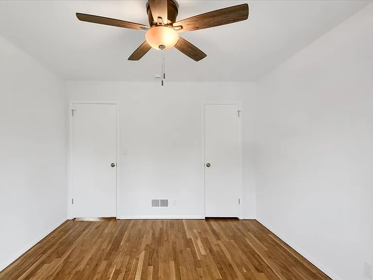 118 Van Etten Blvd — Photo 23