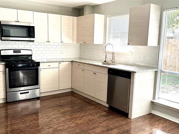 4th image of 17923 Lake Manor Dr