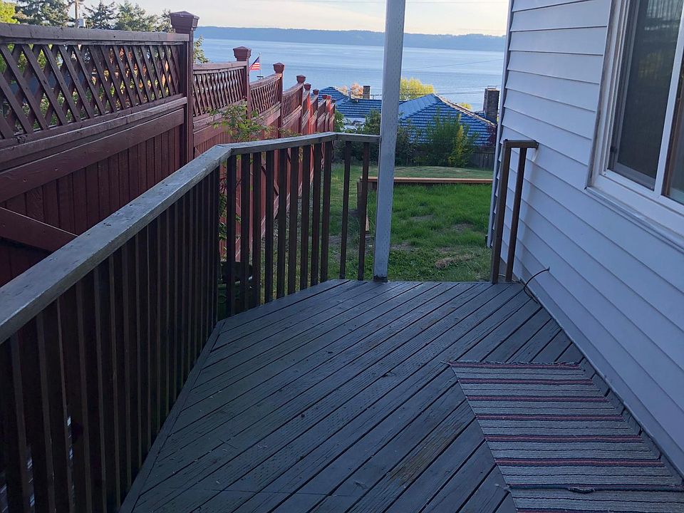 private entrance patio