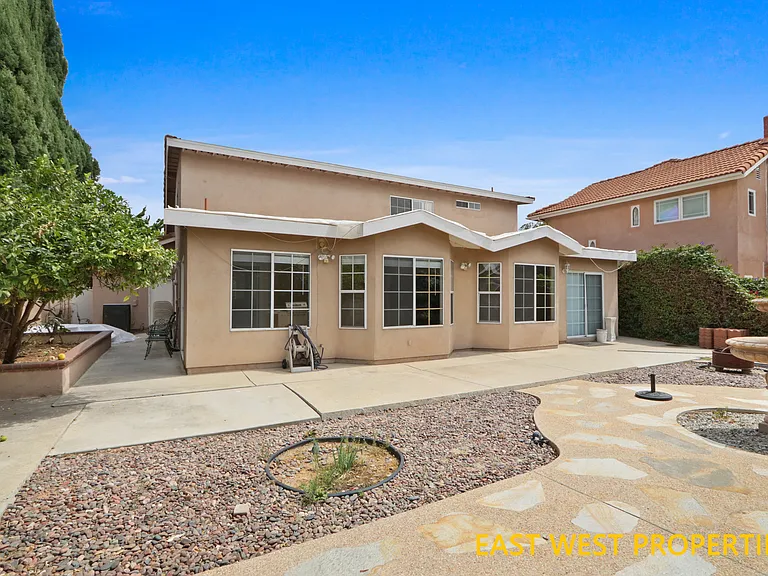 11186 Lavender Ave — Photo 33