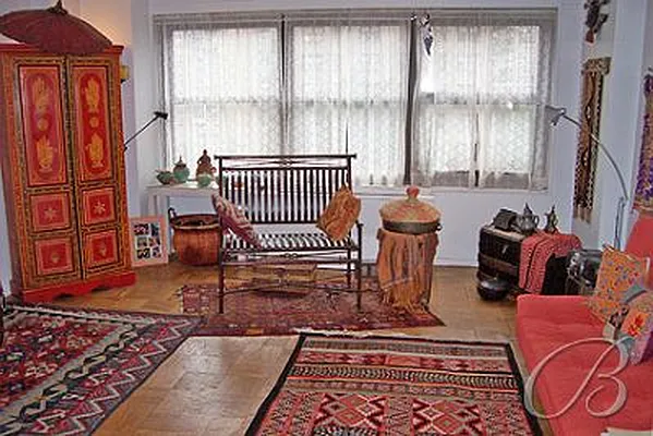 Rented by Bellmarc Realty | media 2