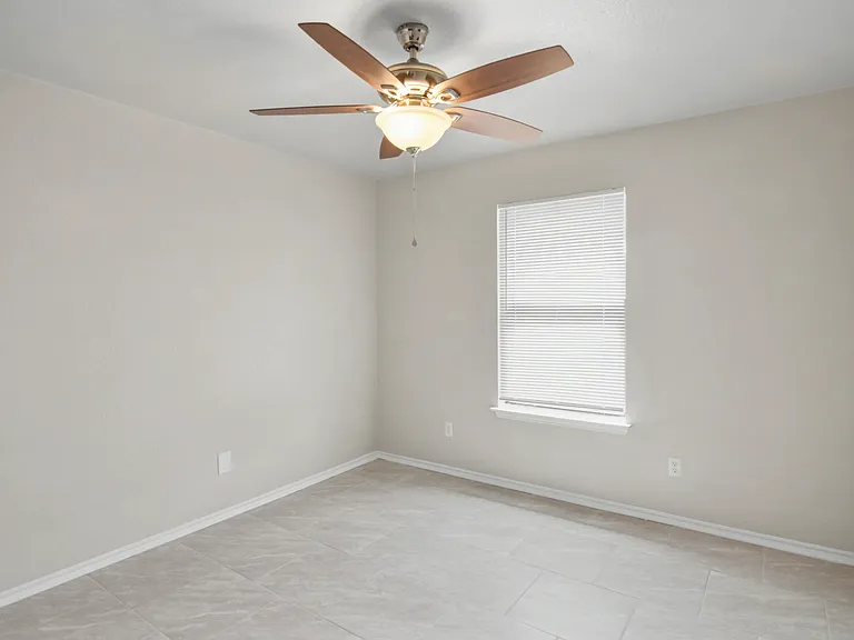 2905 Lindsey Dr — Photo 12