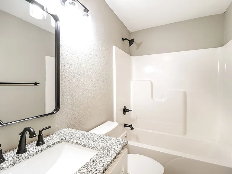 523 E Main St #7 — Photo 17