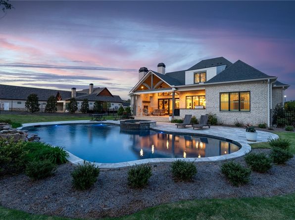 9020 Chapel Heights Dr, Auburn, AL 36830