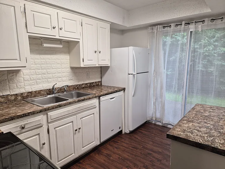 321 Northwood Ln — Photo 13