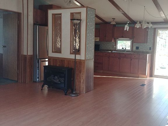 Front to kitchen