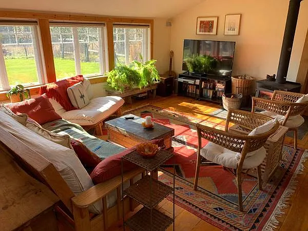 4 bed, 3.0 bath, 1600 sqft, $2,800 — Photo 3