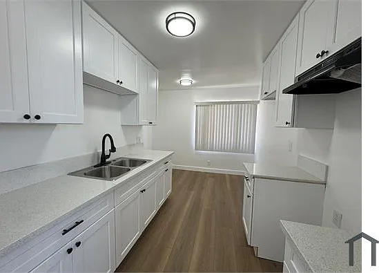 8325 S Western Ave #5 — Photo 6