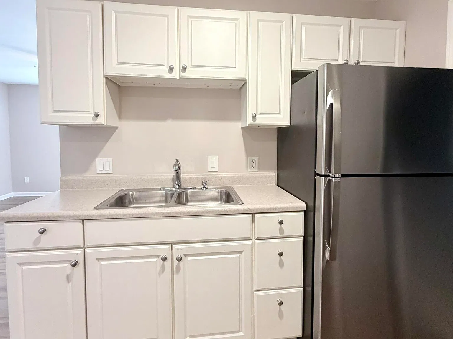 3 bed, 2.0 bath, 950 sqft, $1,700 — Photo 3