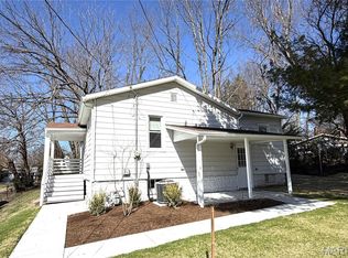 417 S 8th St, Belleville, IL 62220