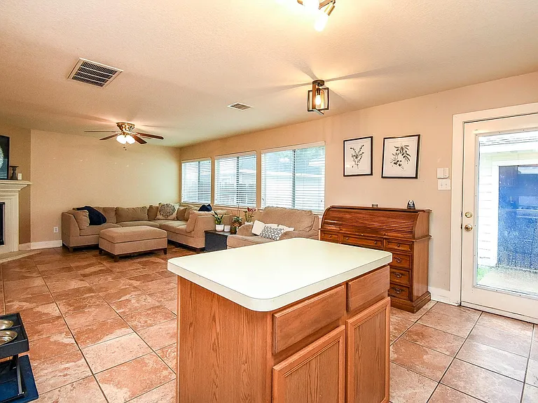 10735 Cobblecreek Way — Photo 11