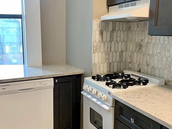 4th image of 2600 Kennedy Blvd #5M-1