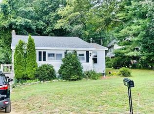 34 Craig Rd, Holland, MA 01521