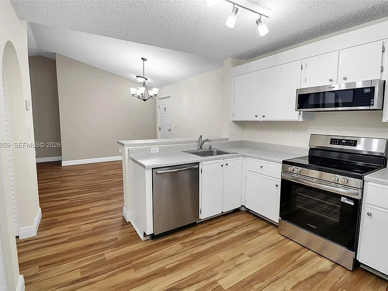 10111 W Sunrise Blvd #303 — Photo 11