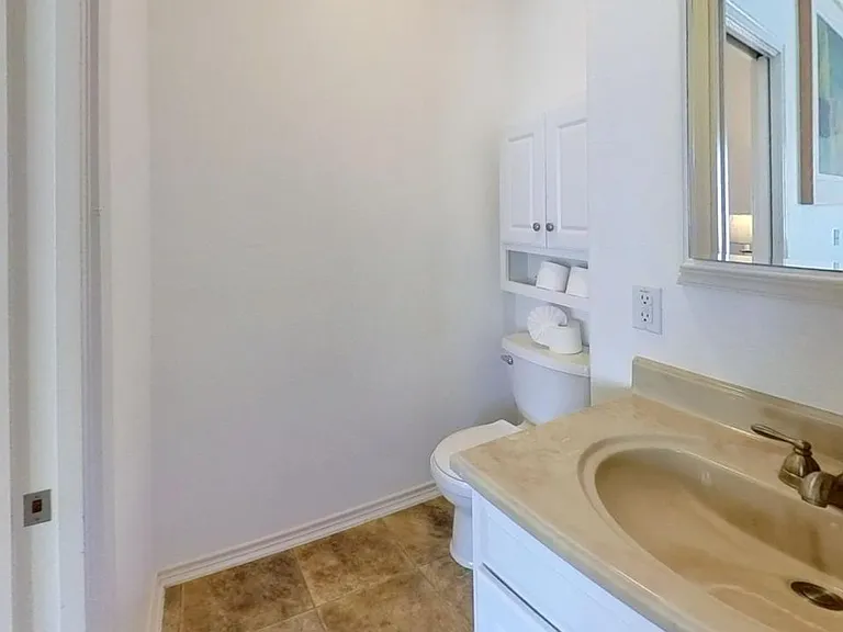 433 W San Antonio St #F — Photo 12