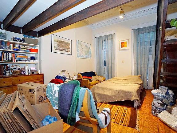 5th image of 310 Clermont Ave APT 2