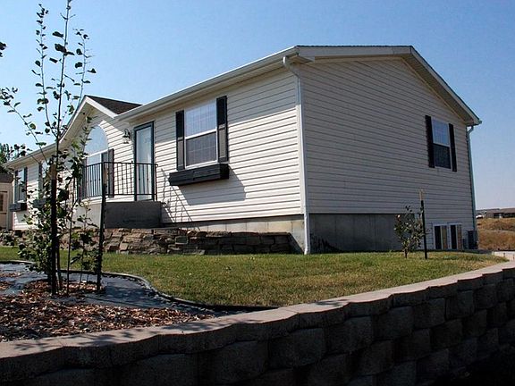 2nd image of 3730 Louis Dr