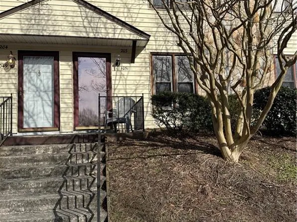 1051 Rock Knoll Ct #203, Winston Salem, NC 27107