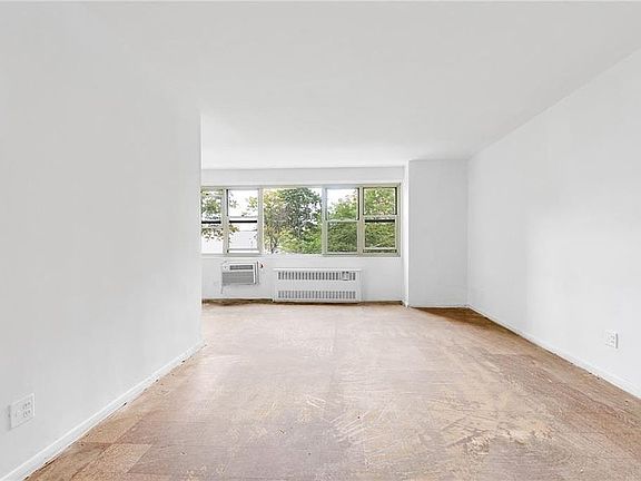 2nd image of 2928 W 5th St APT 2C