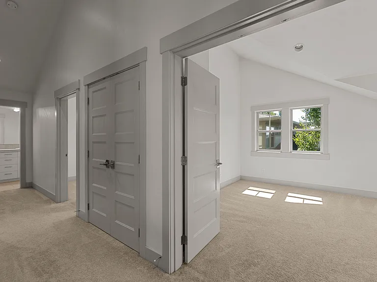 1496 NW Discovery Park Dr — Photo 54