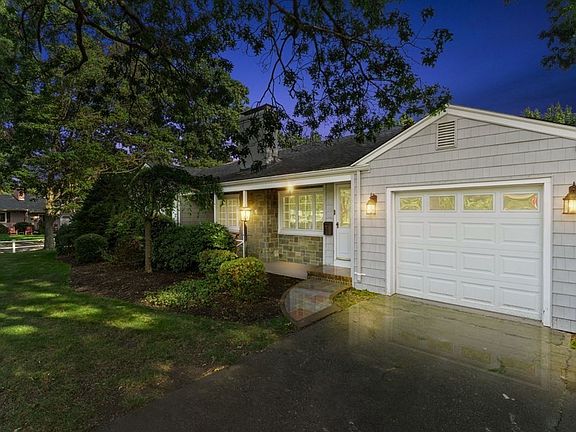 2nd image of 132 Berwick Pl