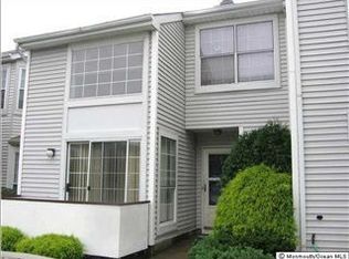 17 Ardsley Sq, Parlin, NJ 08859