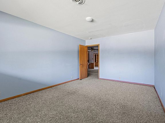 5th image of 1306 Hillside Dr