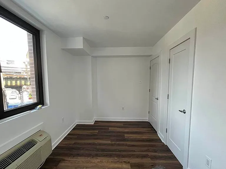 874 Willoughby Ave #405 — Photo 7