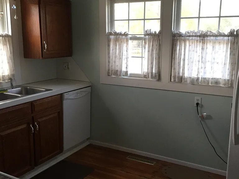 231 Taylor St — Photo 3