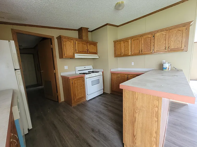 211 E 1st St #33 — Photo 5