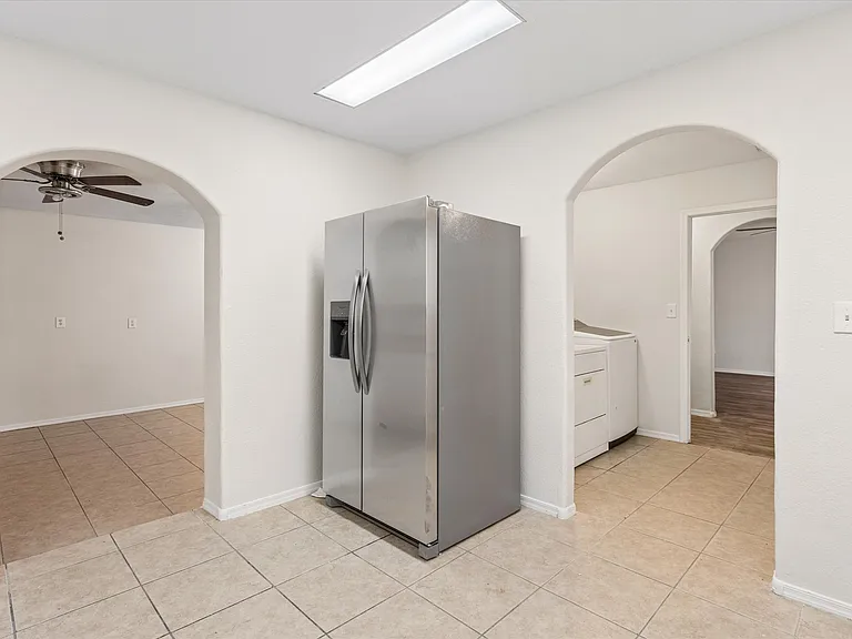 735 E South Mountain Ave — Photo 17